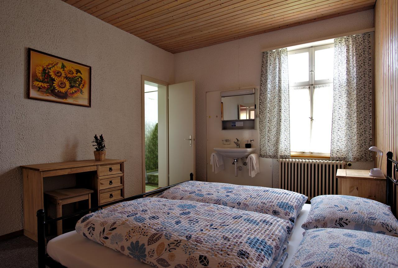 Hotel-Restaurant Hecht Ermatingen Rum bild